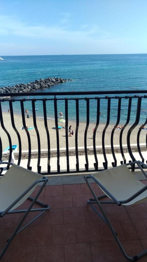 Beachfront Giardini Naxos Eksteriør bilde