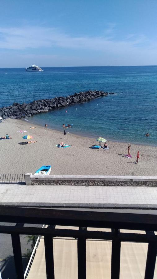 Beachfront Giardini Naxos Eksteriør bilde